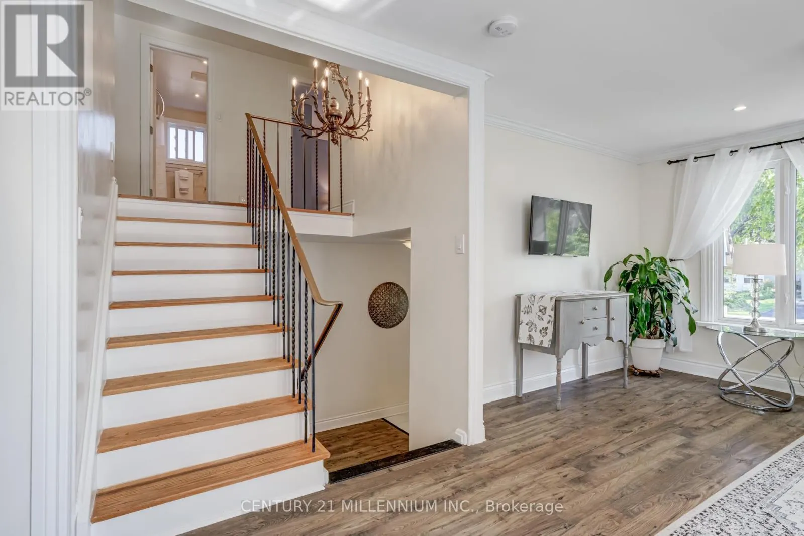 43 BRENDA BOULEVARD