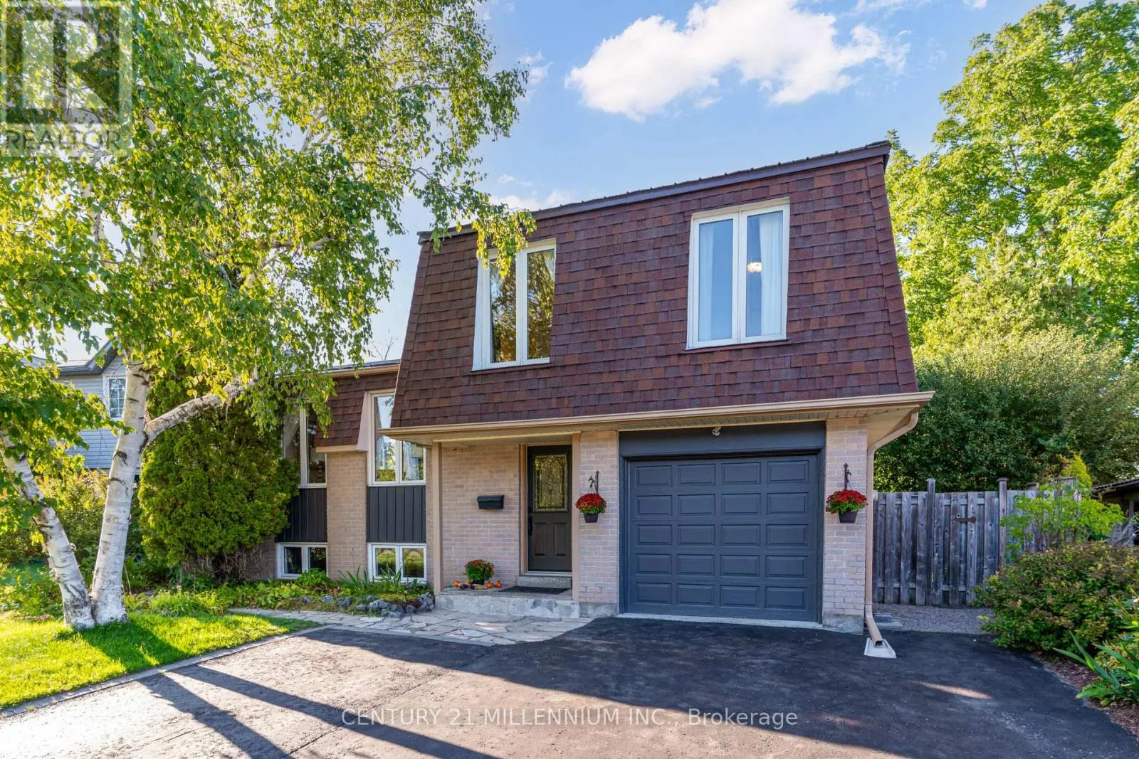 43 BRENDA BOULEVARD