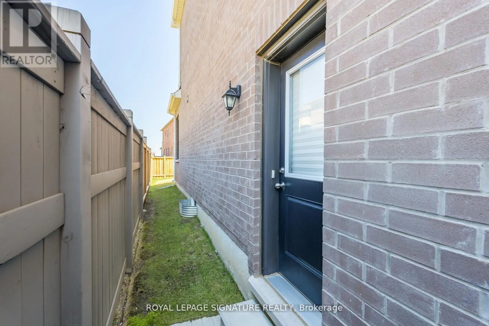 21 VINEYARD DRIVE