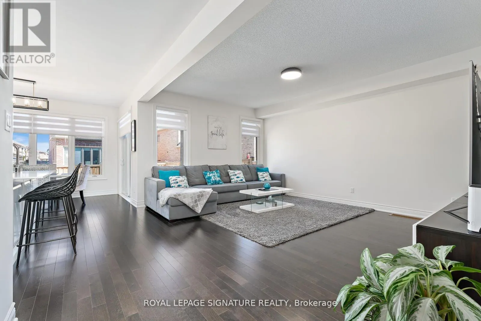 21 VINEYARD DRIVE