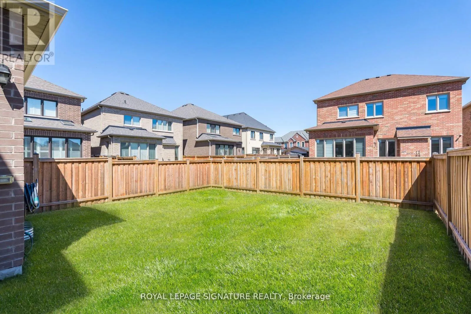 21 VINEYARD DRIVE