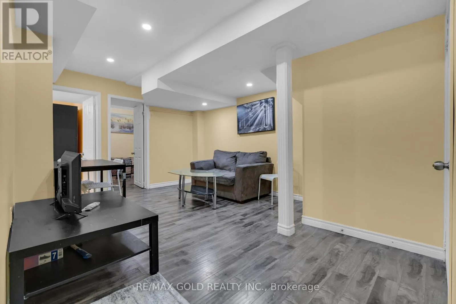 30 WORTHINGTON AVENUE