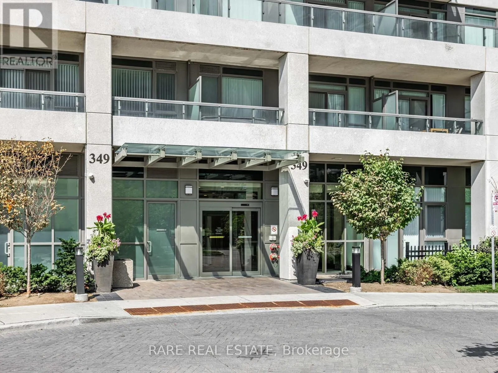 817 - 349 RATHBURN ROAD W
