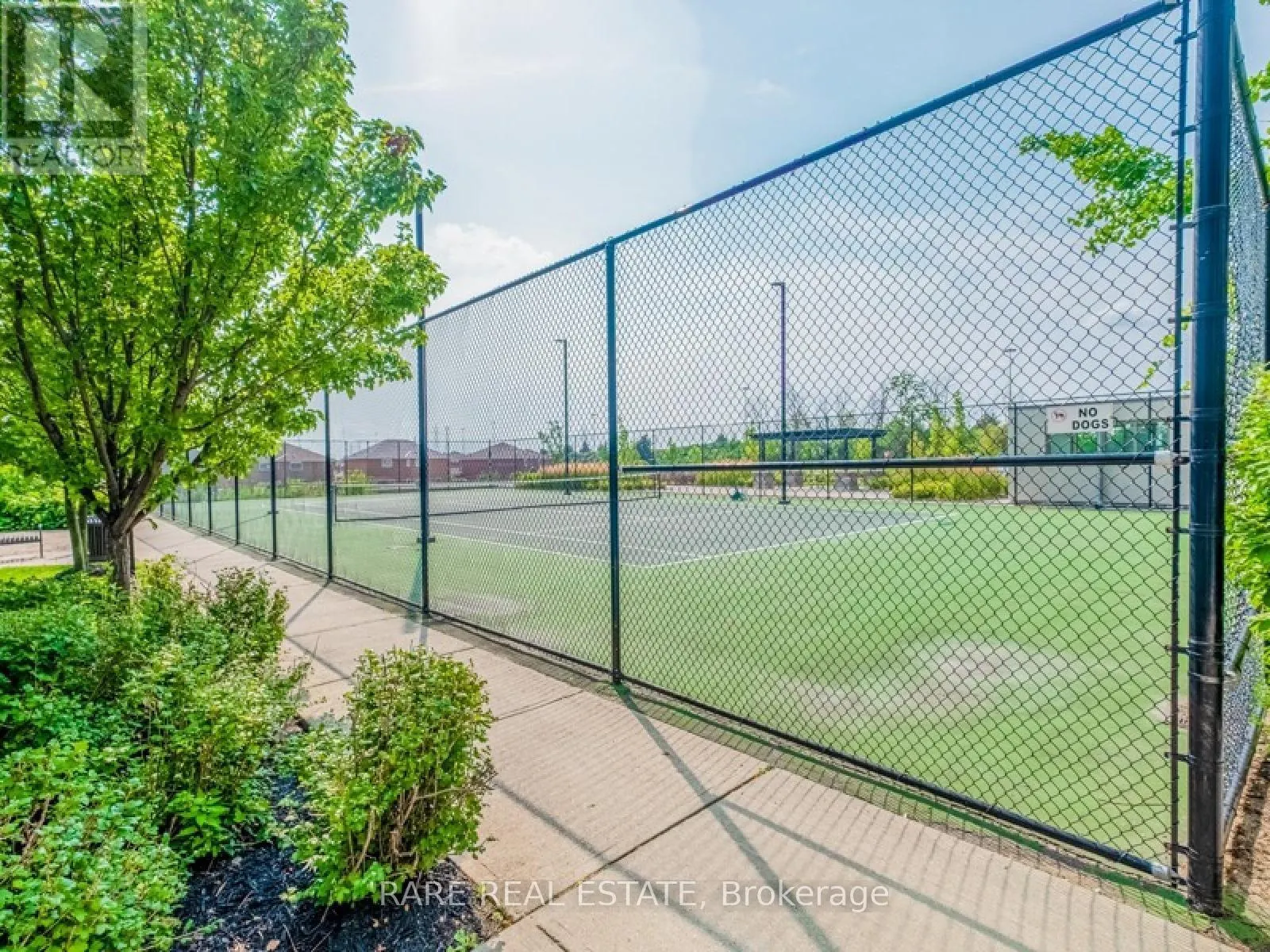 817 - 349 RATHBURN ROAD W