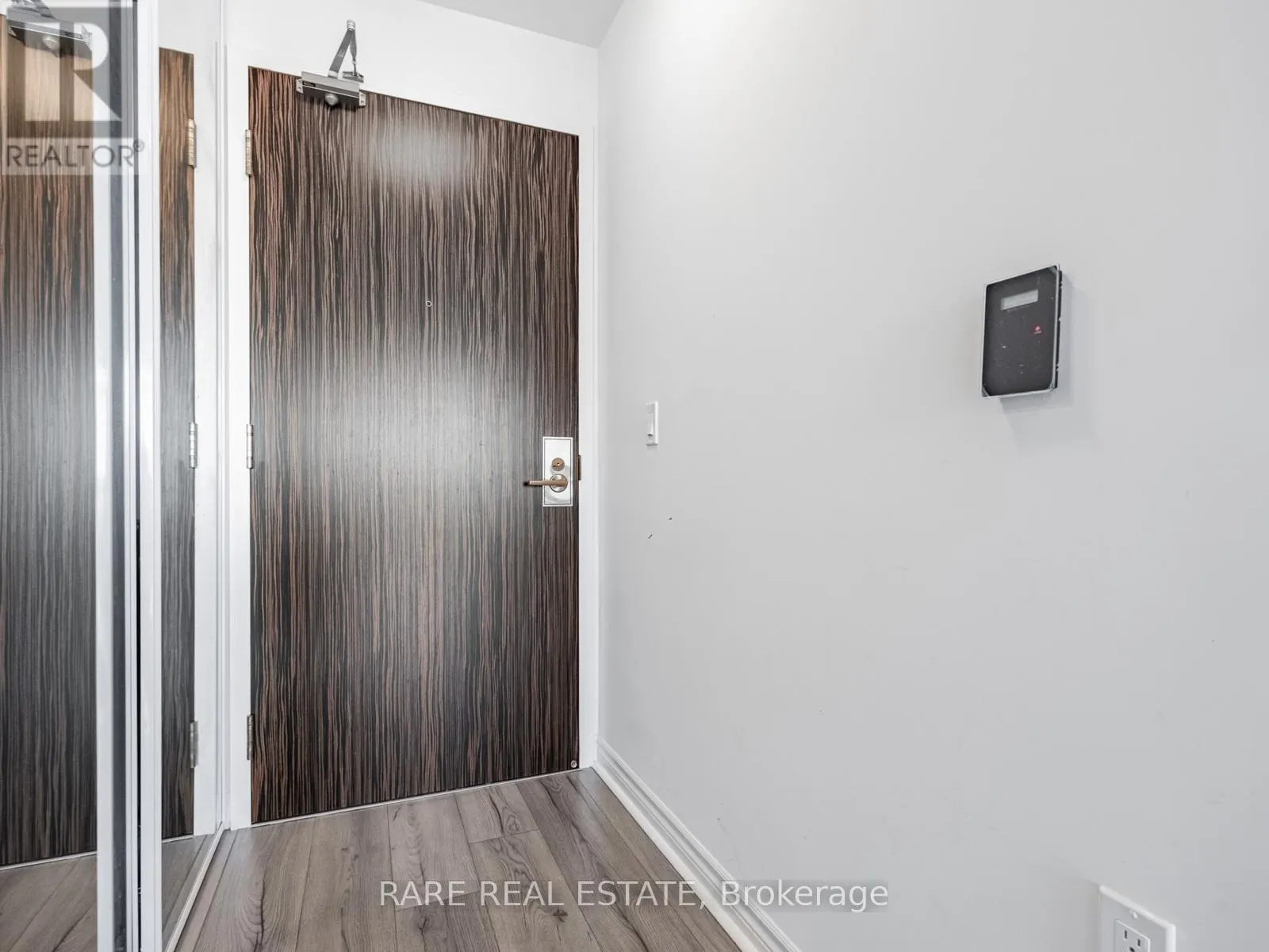 817 - 349 RATHBURN ROAD W