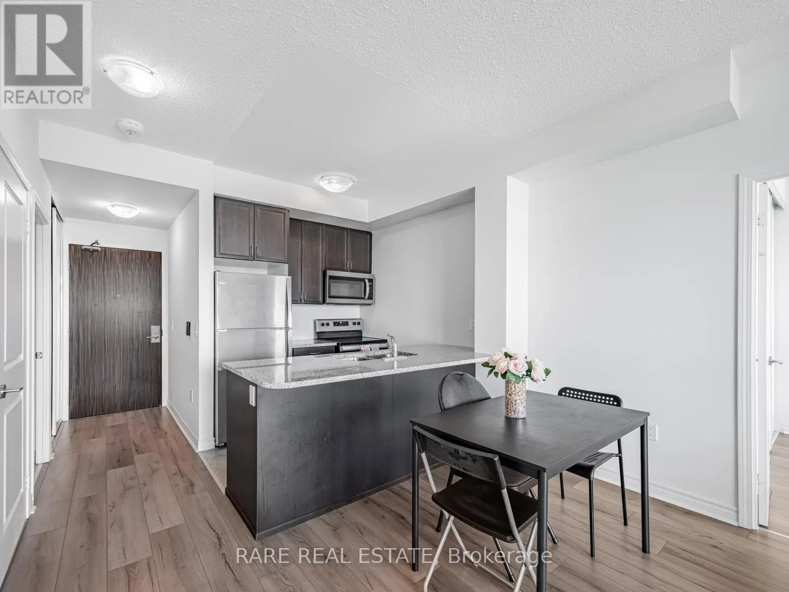 817 - 349 RATHBURN ROAD W