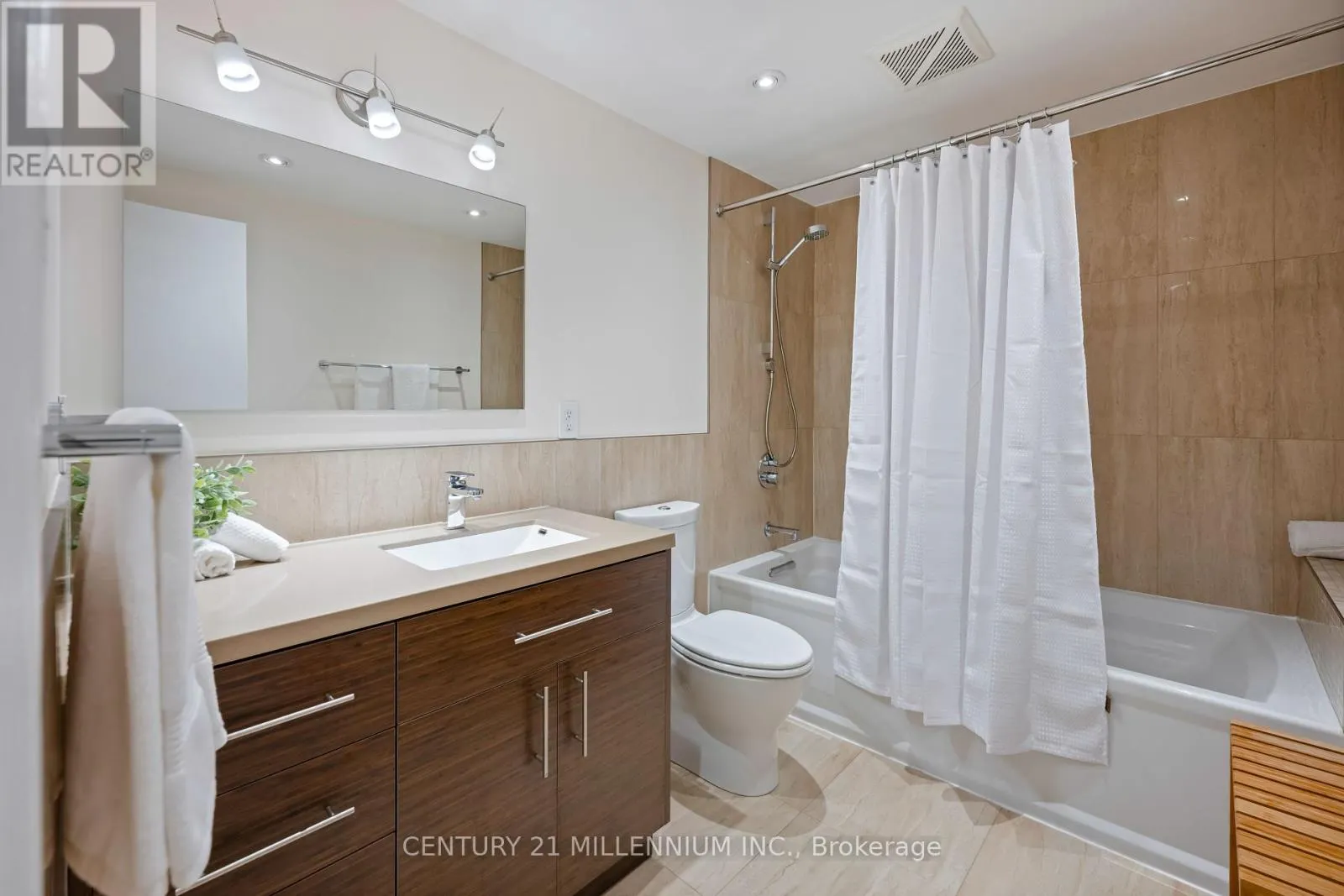 43 ERINDALE CRESCENT