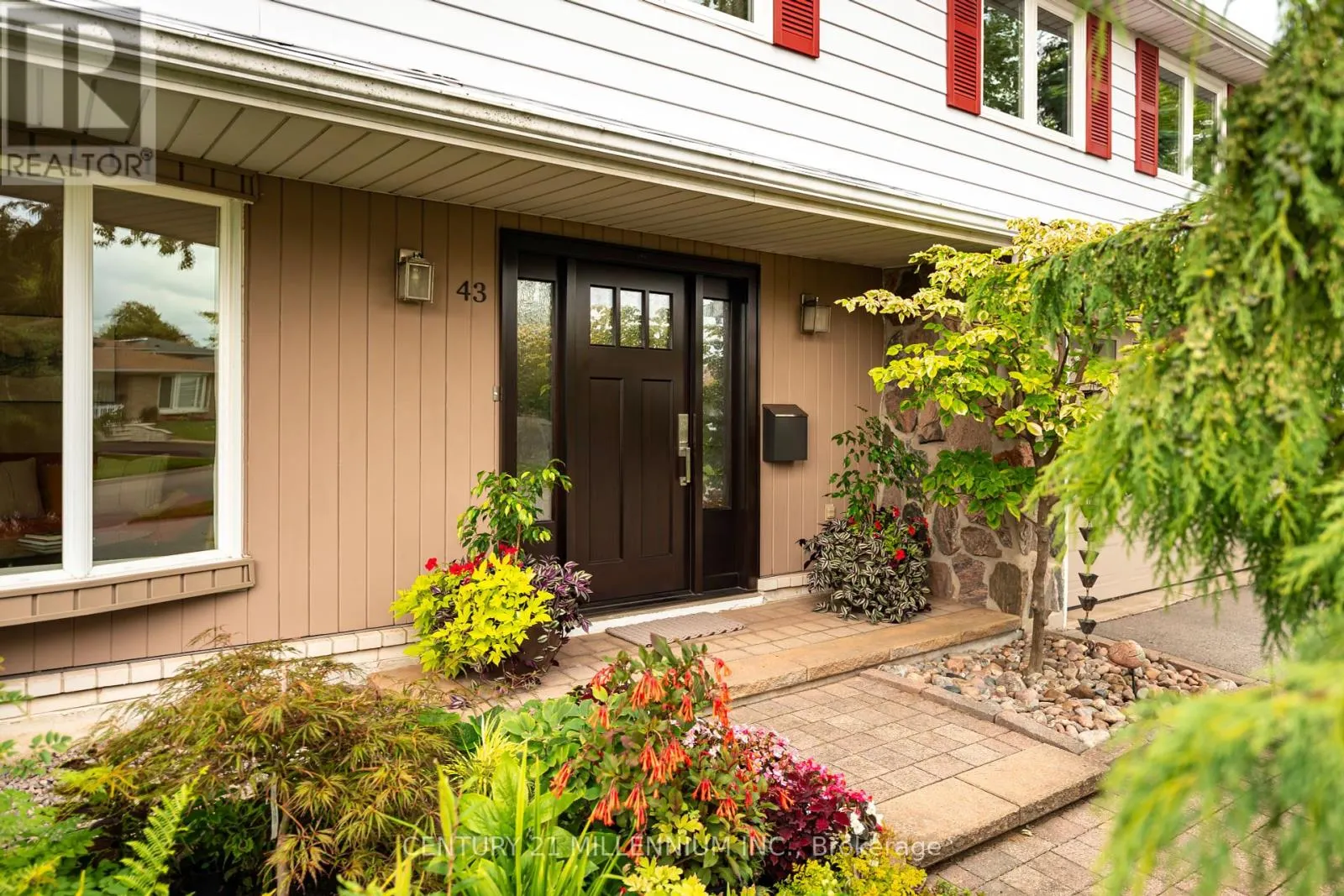 43 ERINDALE CRESCENT