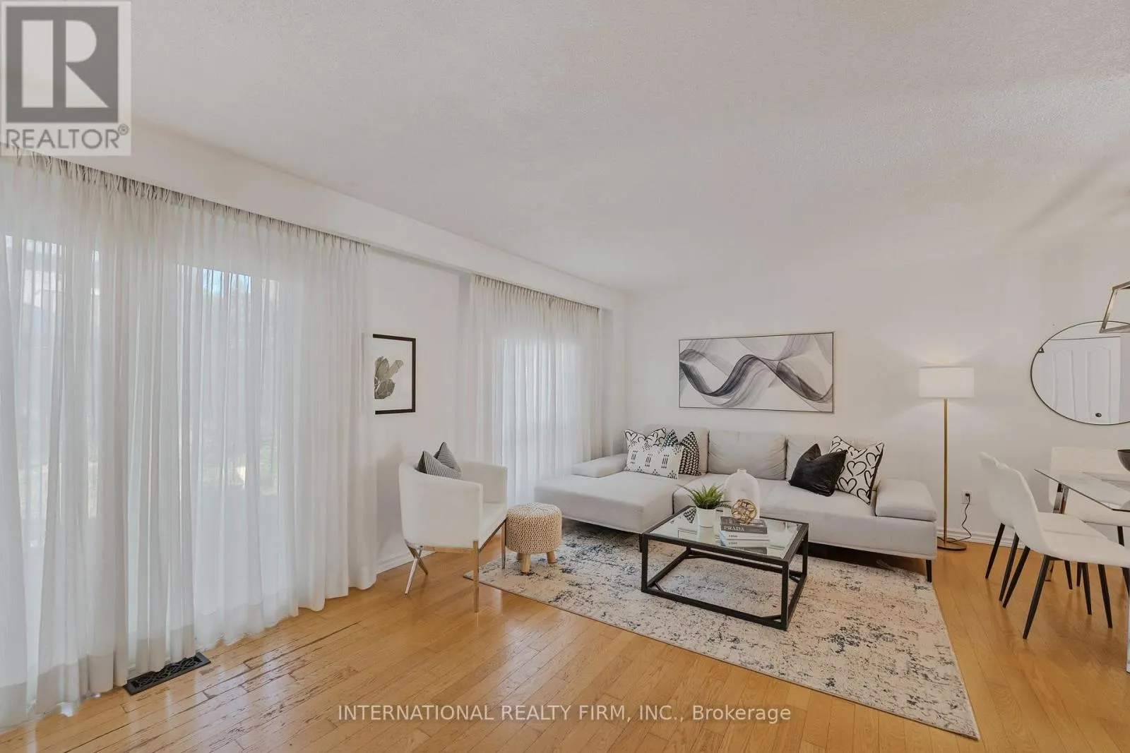 14 - 900 DUNDAS ST STREET W