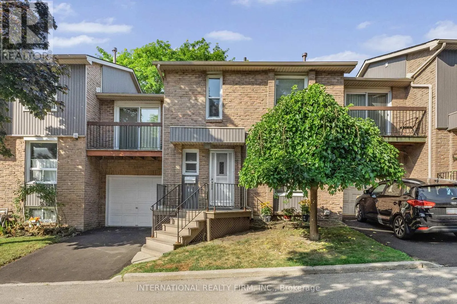 14 - 900 DUNDAS ST STREET W