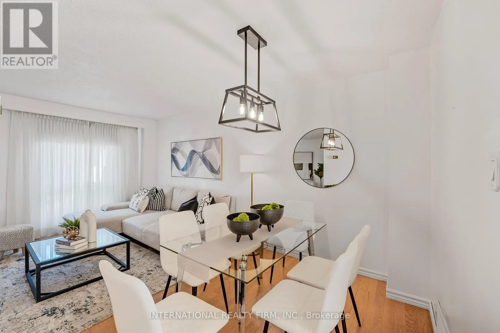 14 - 900 DUNDAS ST STREET W