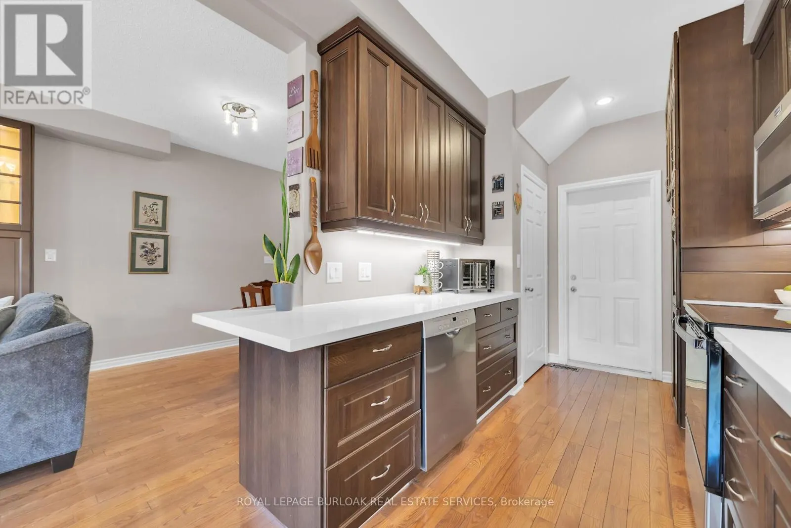 41 - 300 RAVINEVIEW WAY