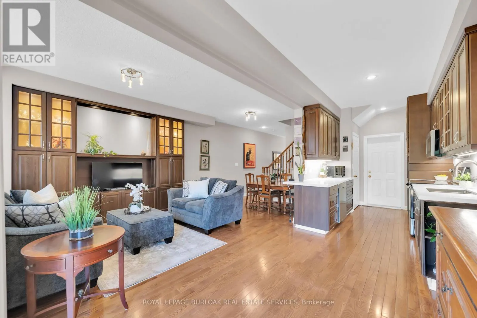 41 - 300 RAVINEVIEW WAY