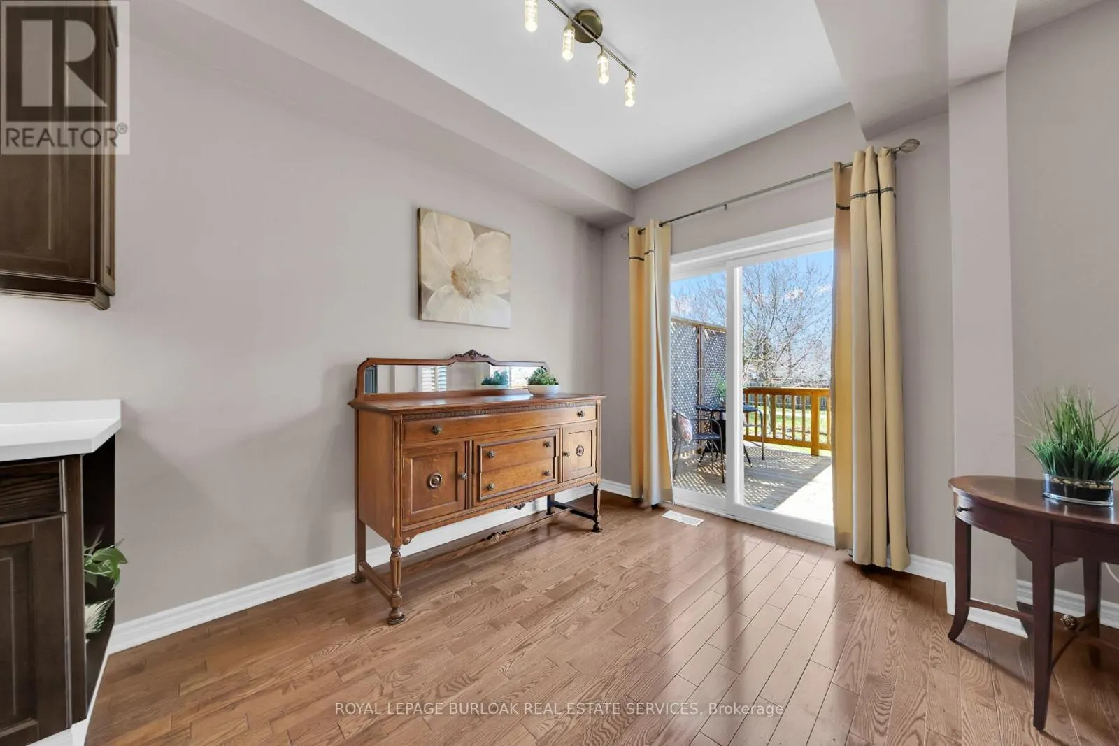 41 - 300 RAVINEVIEW WAY