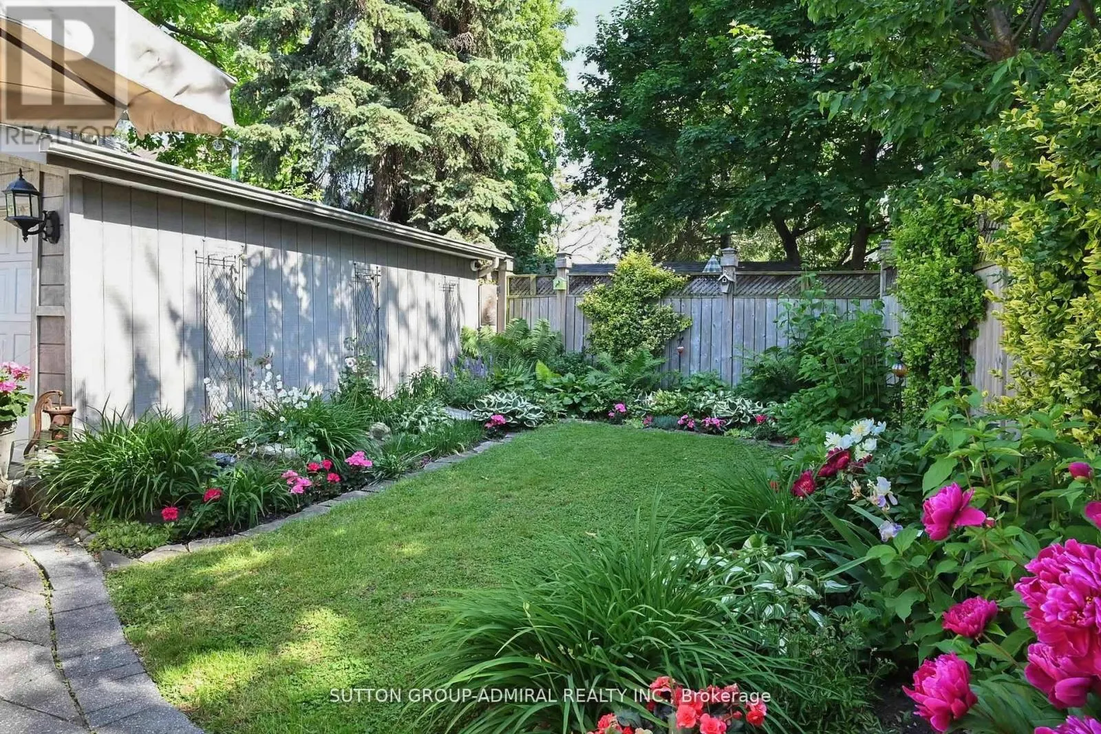 1 VALLEYVIEW GARDENS