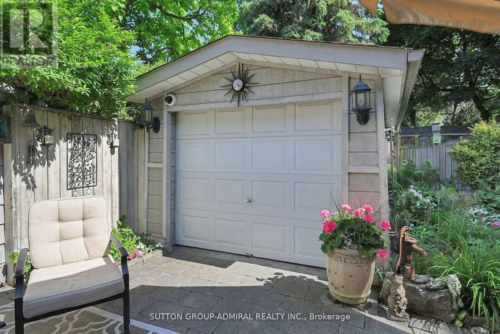 1 VALLEYVIEW GARDENS