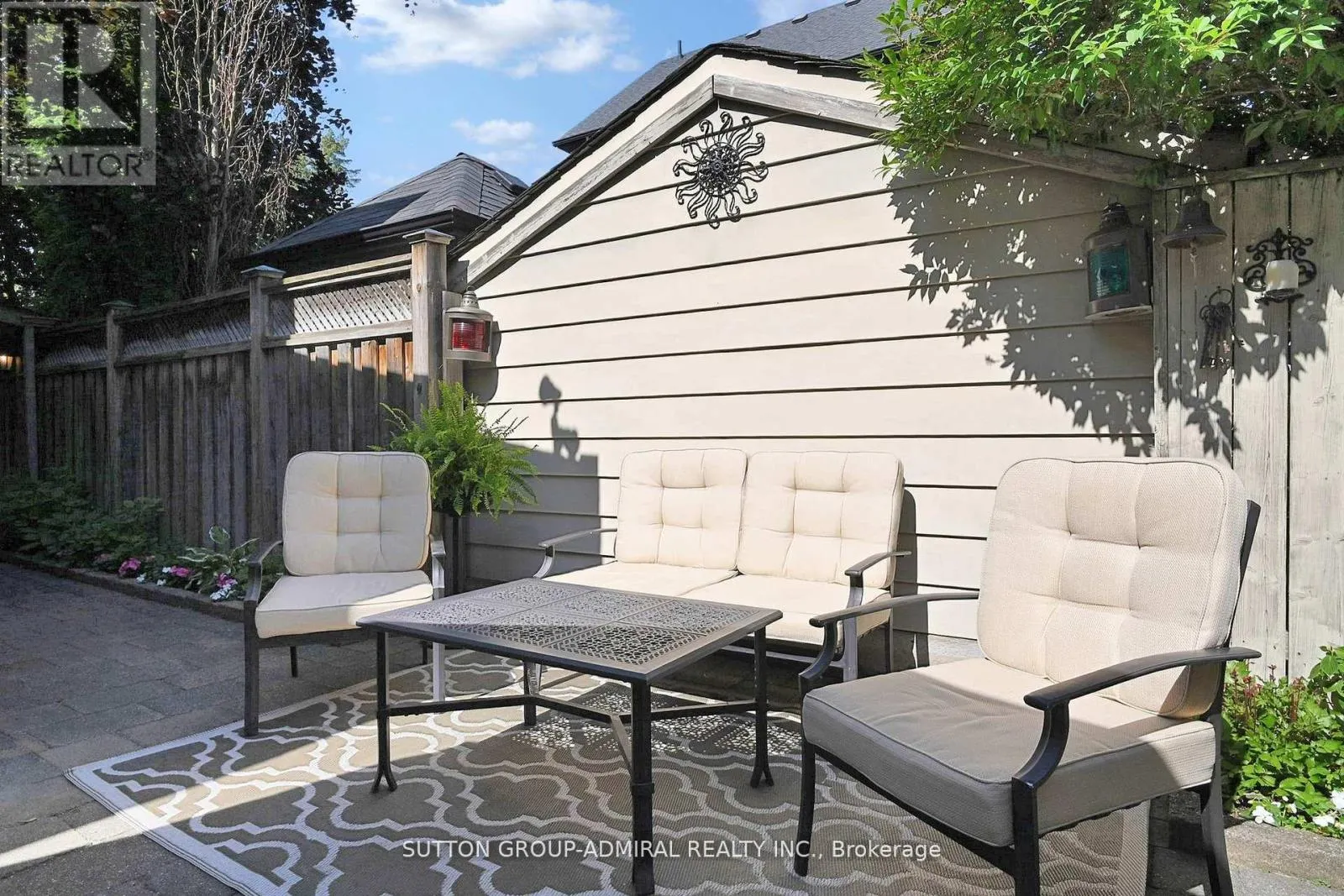 1 VALLEYVIEW GARDENS