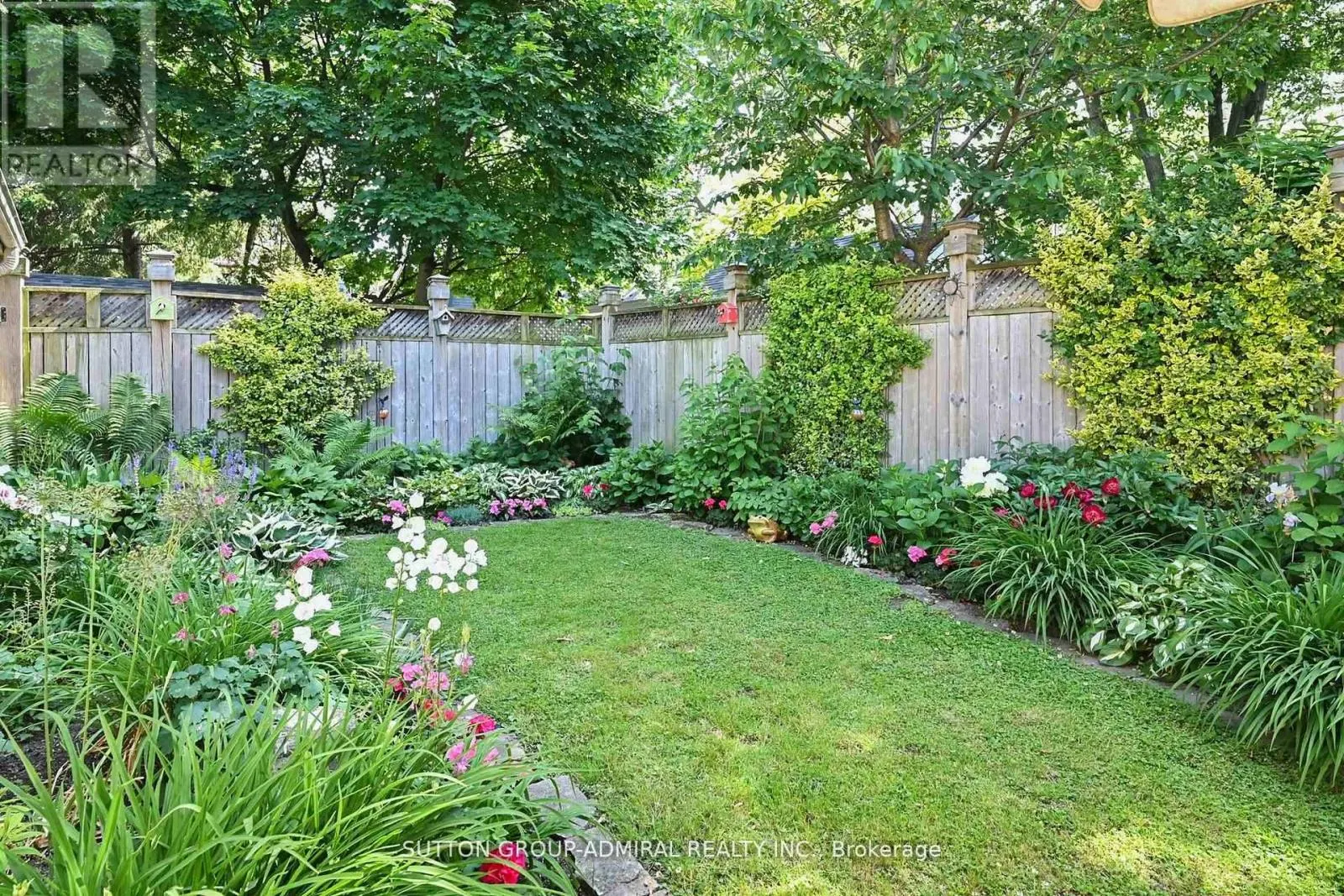 1 VALLEYVIEW GARDENS