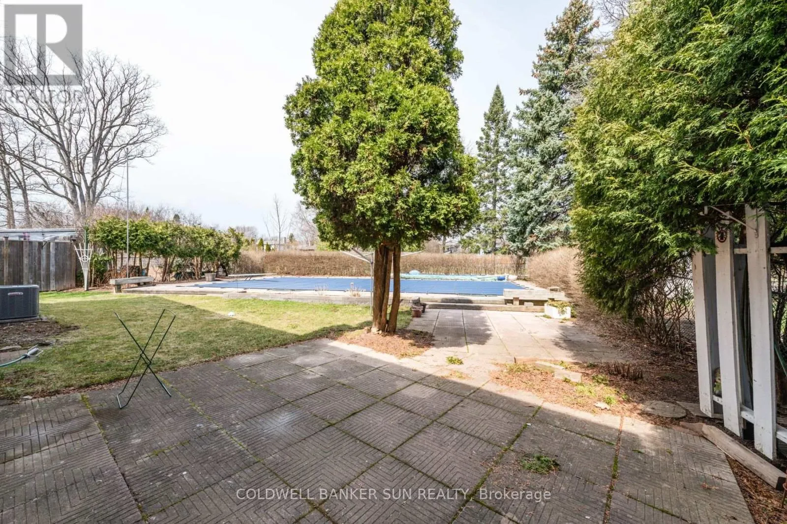 2483 YARMOUTH CRESCENT