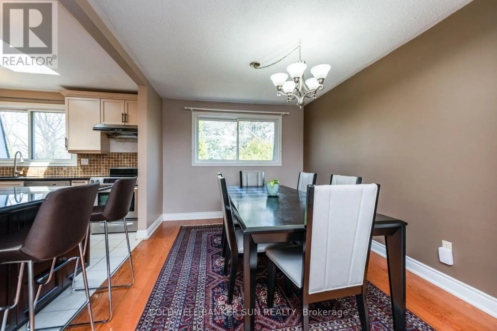 2483 YARMOUTH CRESCENT