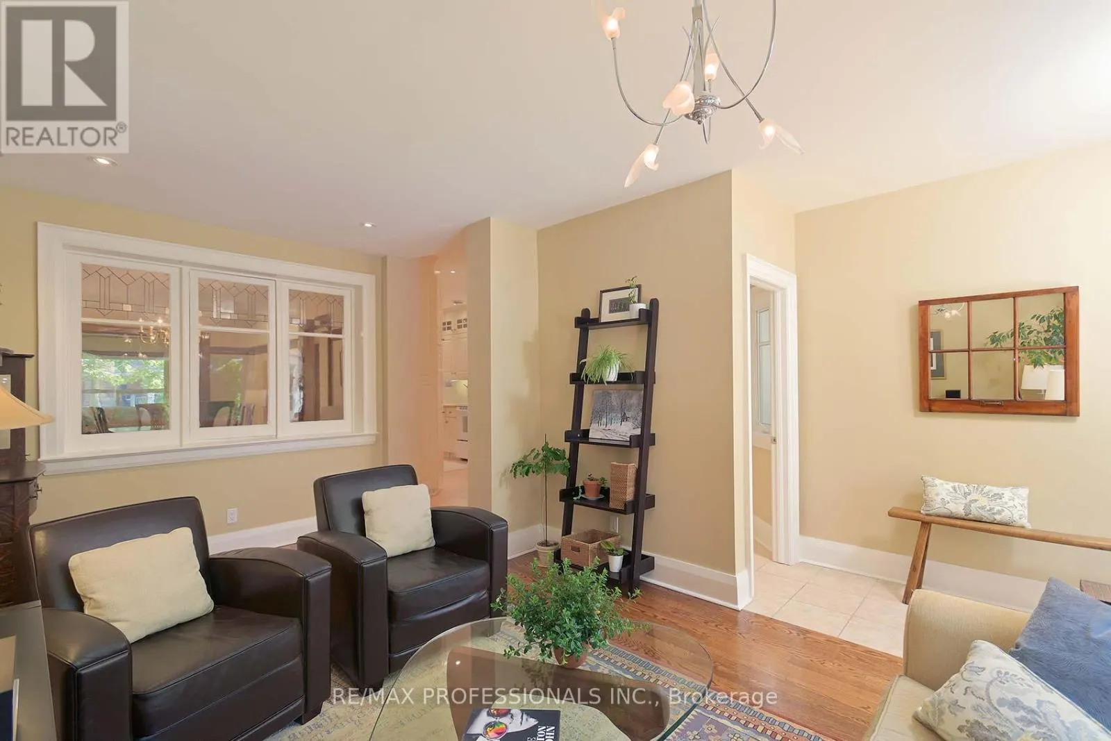 302 ARMADALE AVENUE