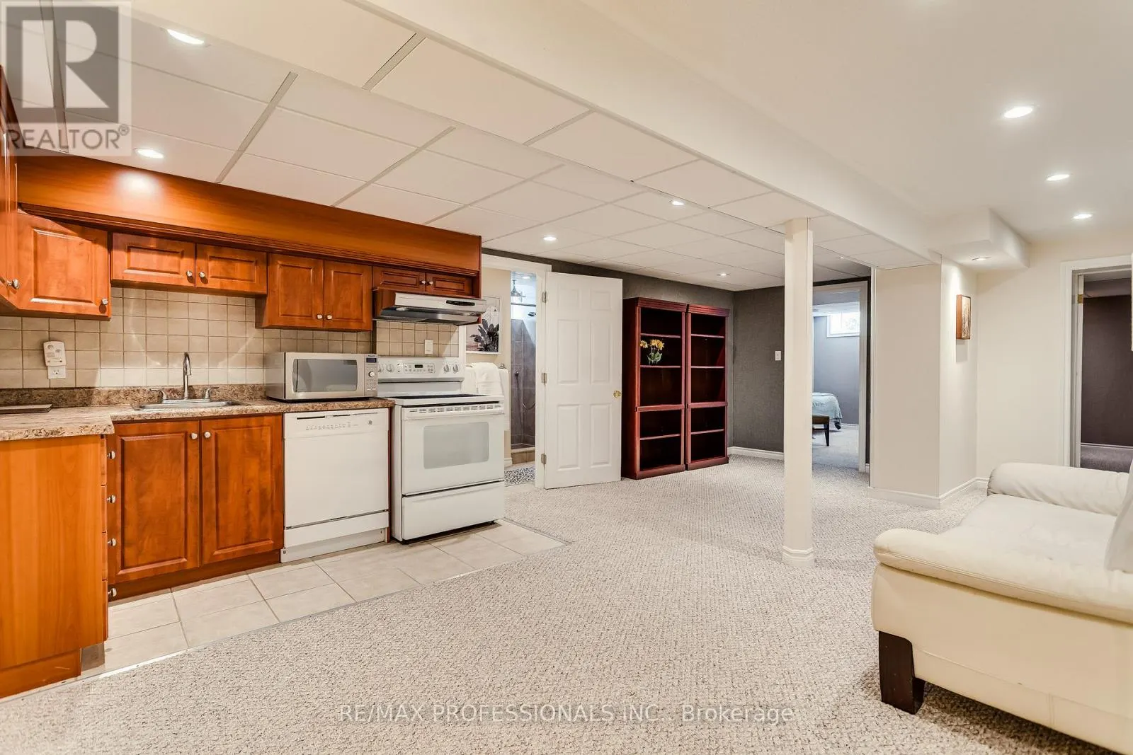 3588 THORPEDALE COURT N