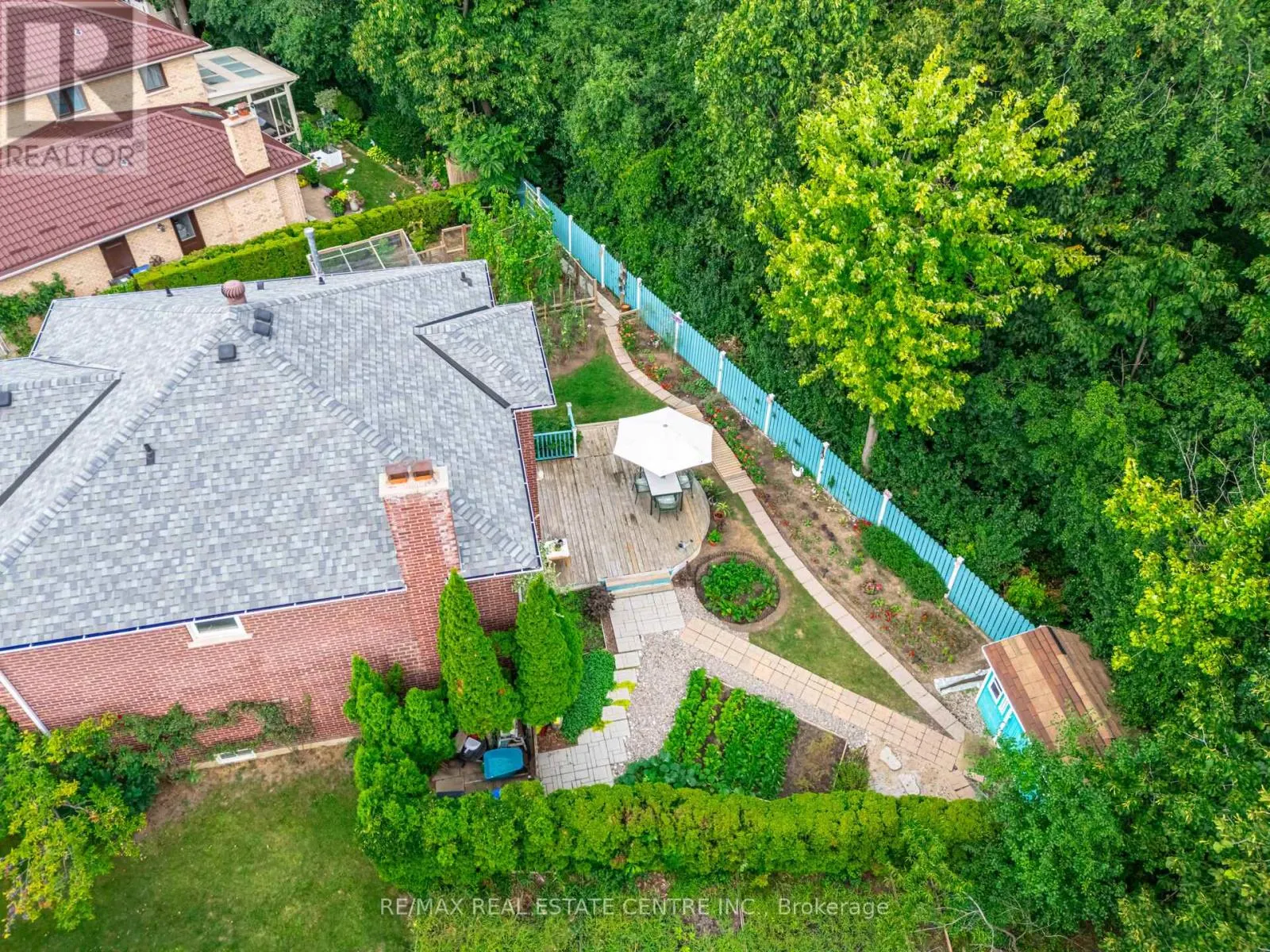 20 WOODBURY COURT