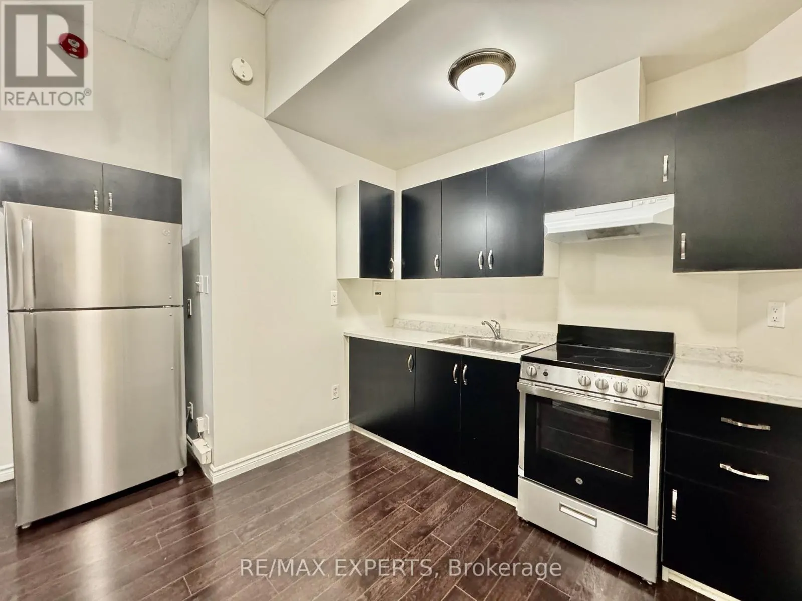 101 - 8 MAIN STREET S