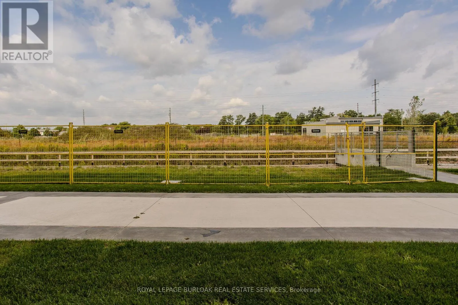 117 - 4040 UPPER MIDDLE ROAD
