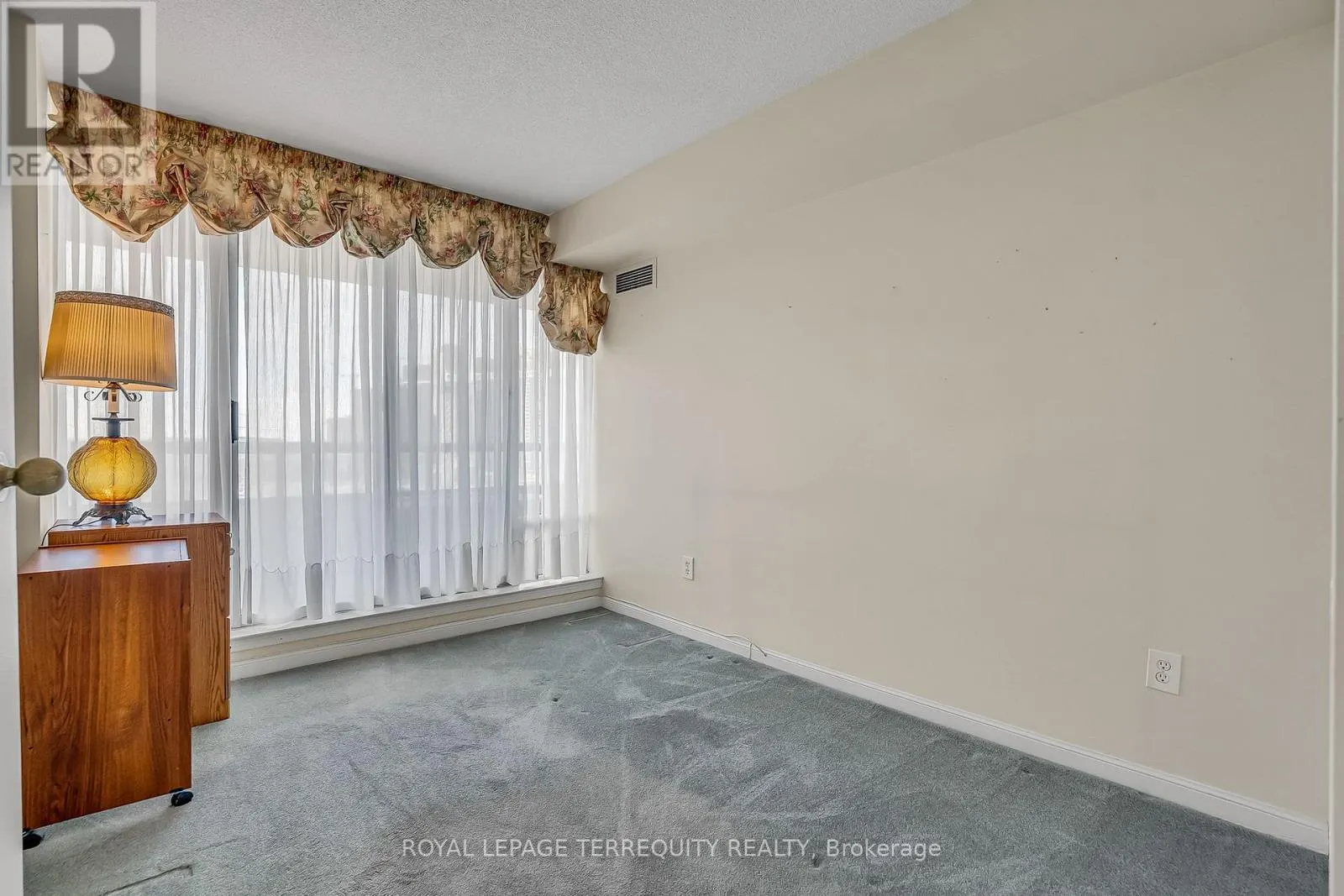 1510 - 550 WEBB DRIVE