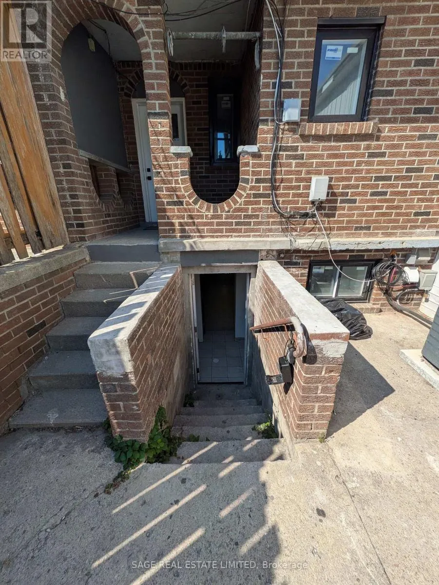LOWER - 1865 DAVENPORT ROAD