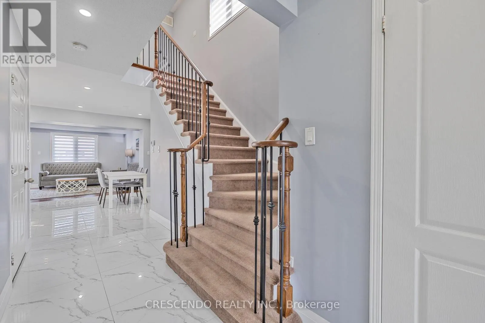 42 NAPOLEON CRESCENT