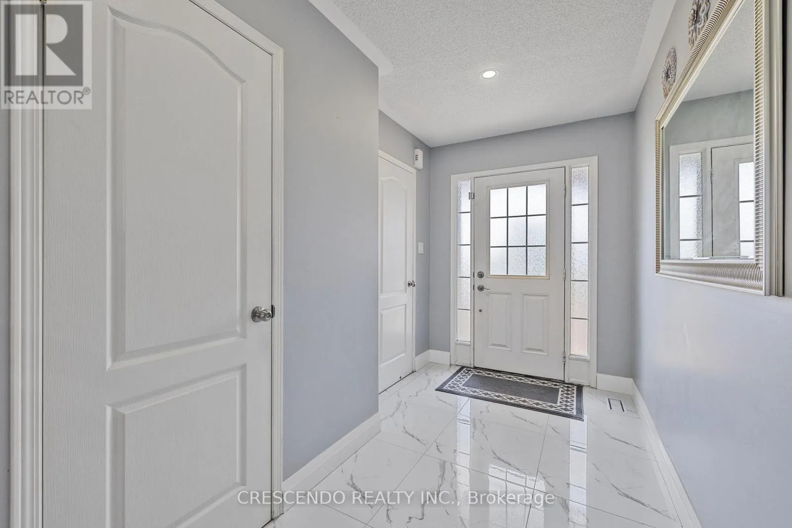 42 NAPOLEON CRESCENT
