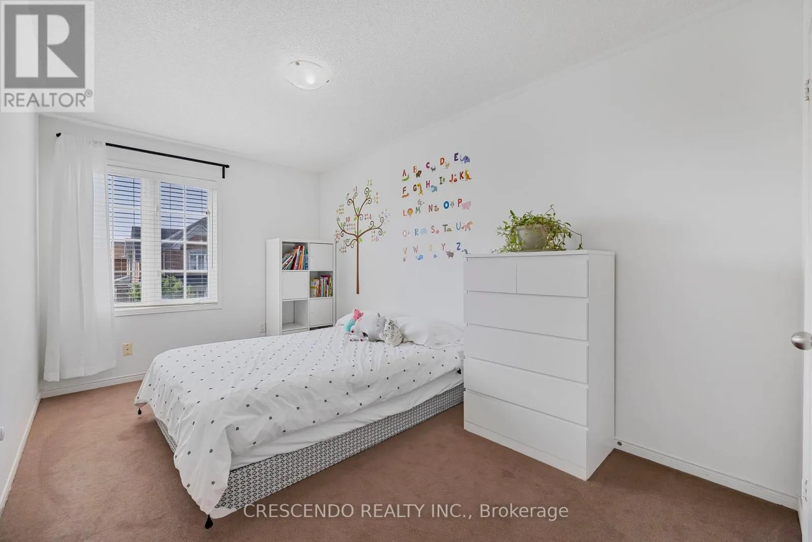42 NAPOLEON CRESCENT