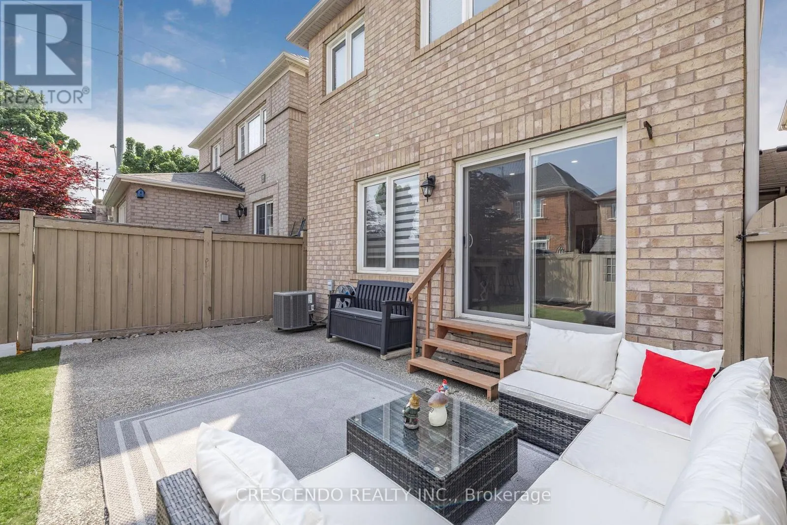42 NAPOLEON CRESCENT