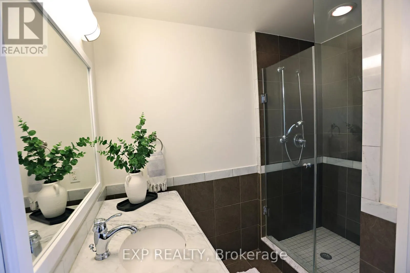 PH01 - 1055 SOUTHDOWN ROAD