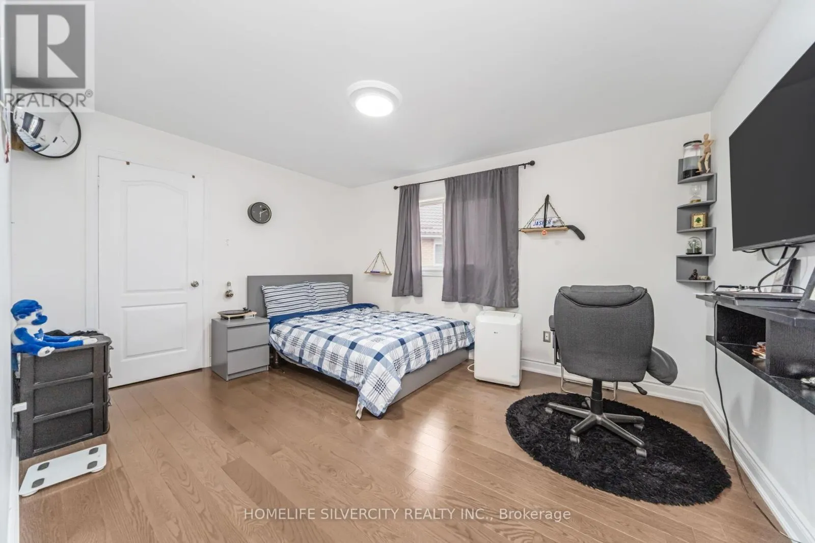 17 SIESTA COURT
