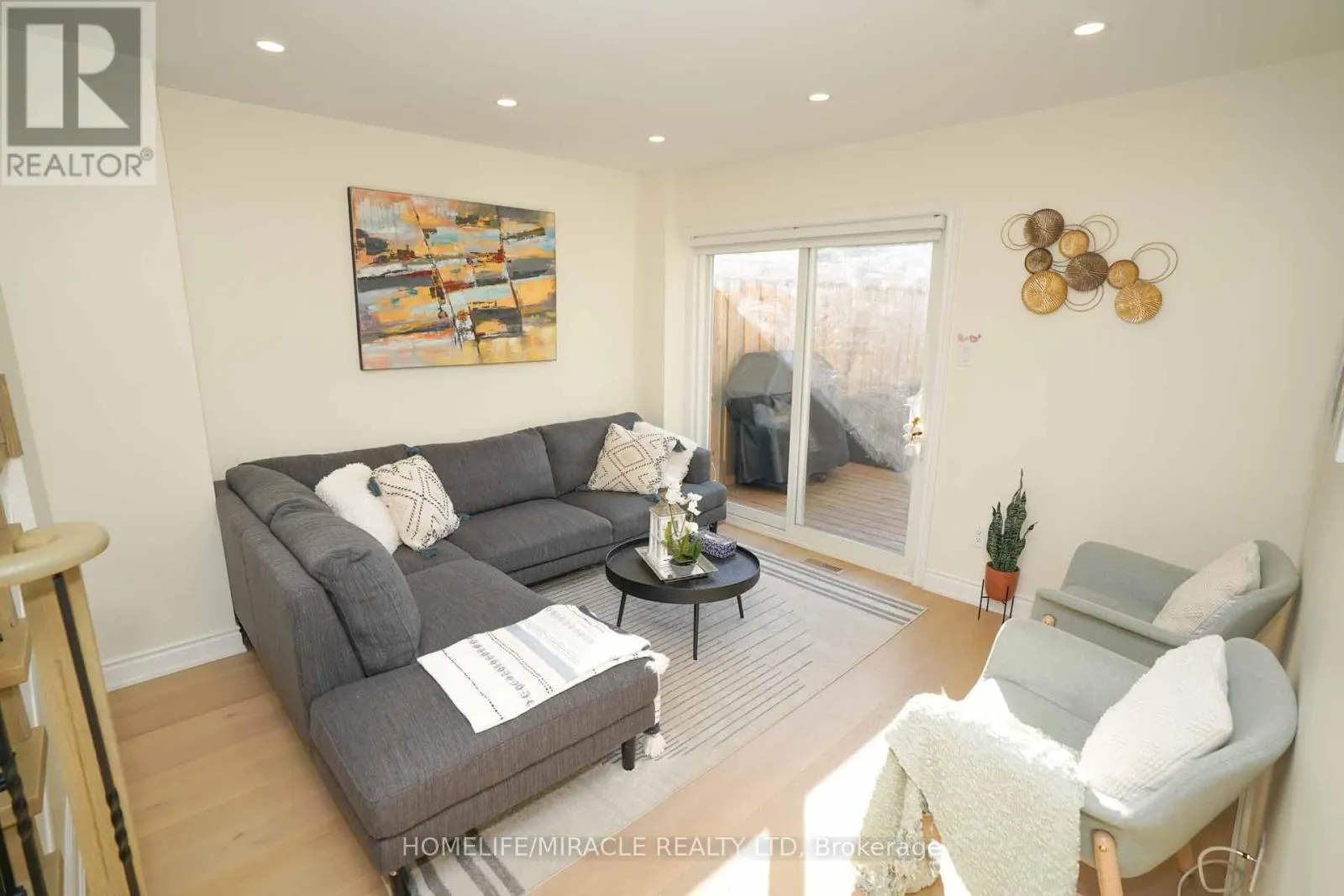 40 GARDENIA WAY