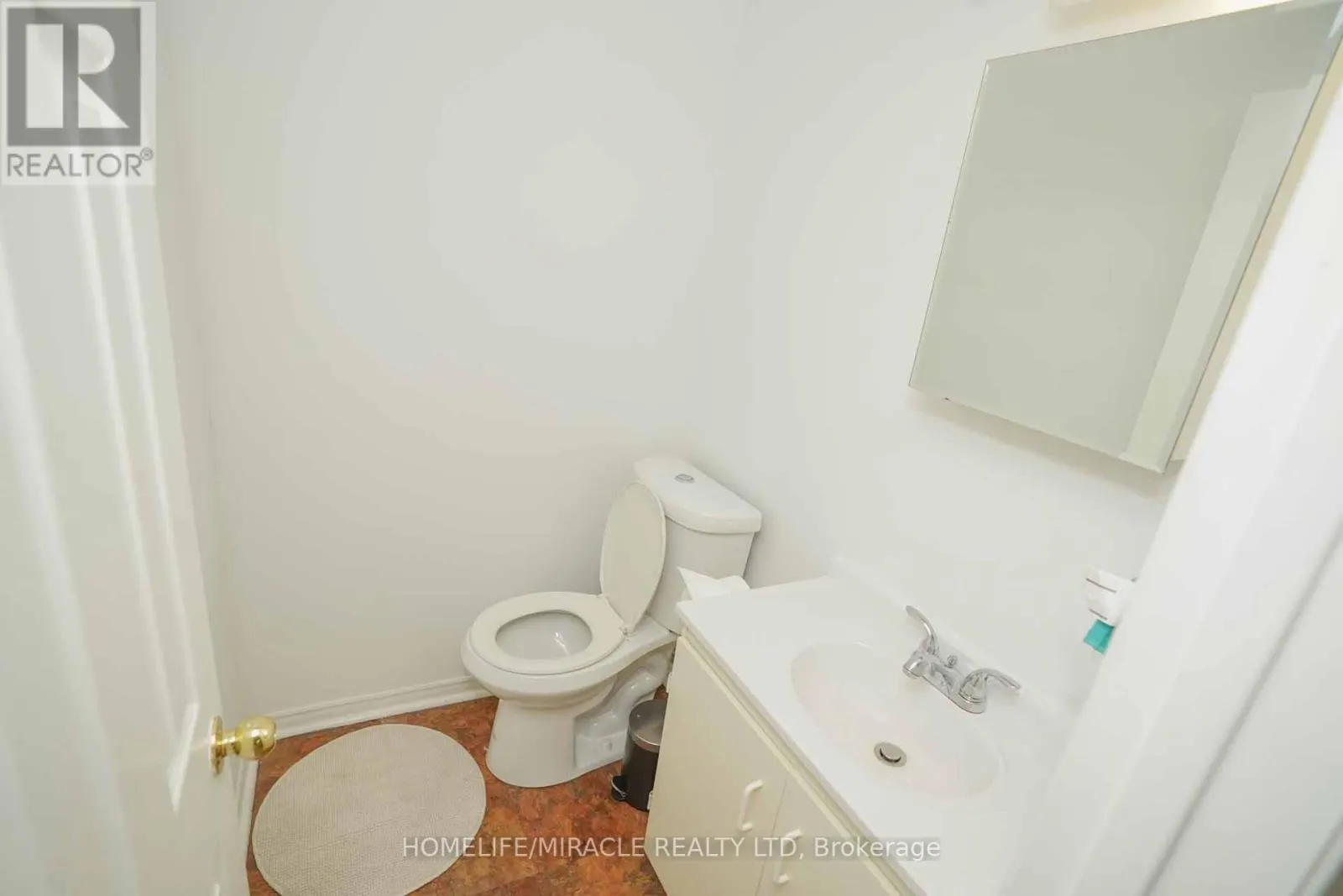 40 GARDENIA WAY