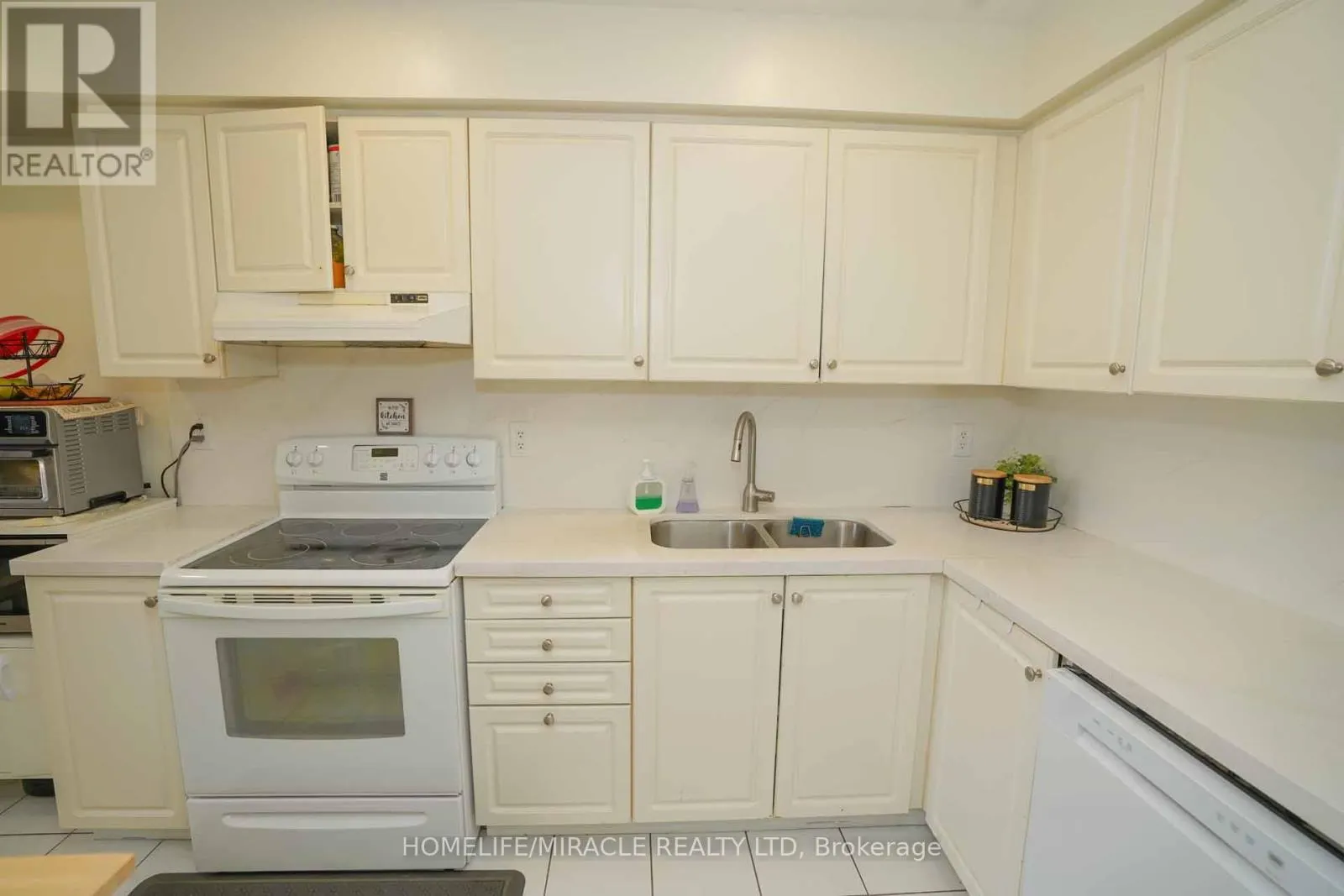 40 GARDENIA WAY
