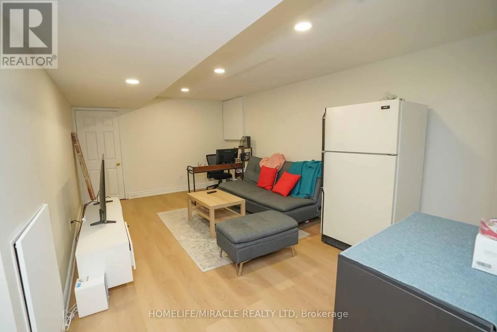 40 GARDENIA WAY