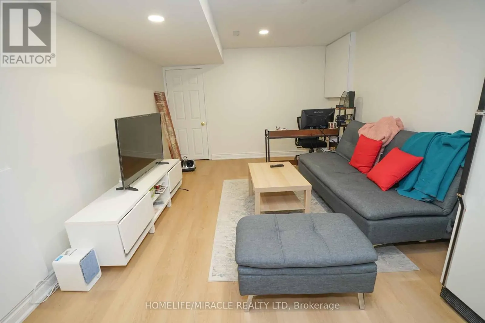 40 GARDENIA WAY