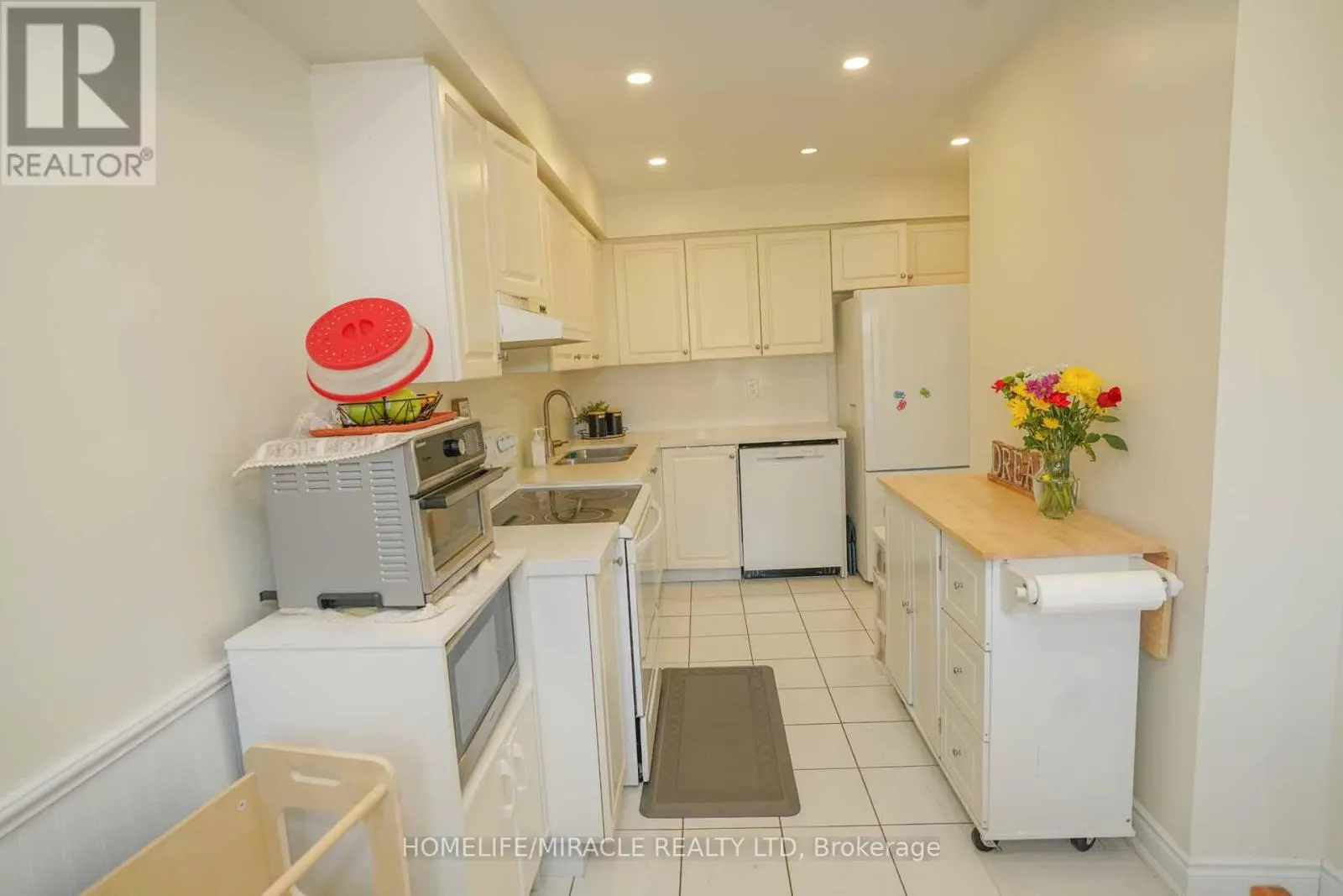 40 GARDENIA WAY