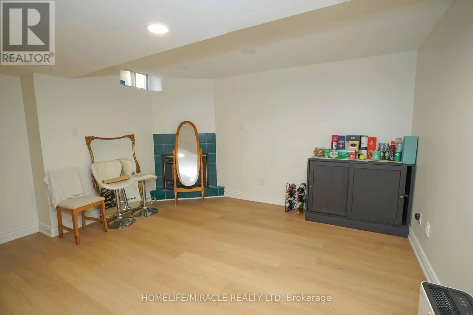 40 GARDENIA WAY