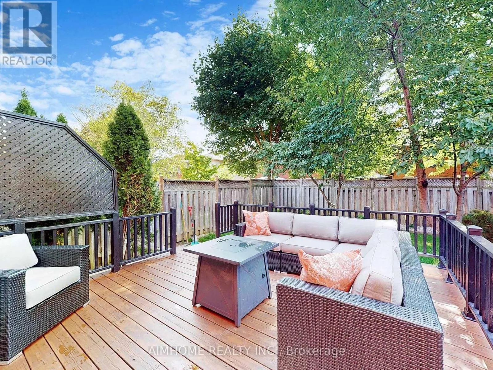2068 WESTMOUNT DRIVE