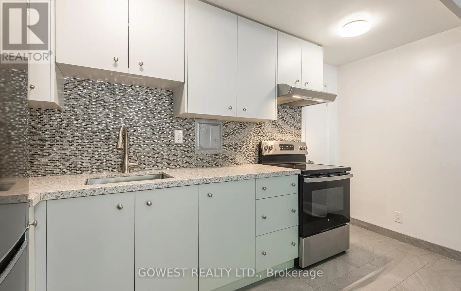 B7 - 205 KEELE STREET