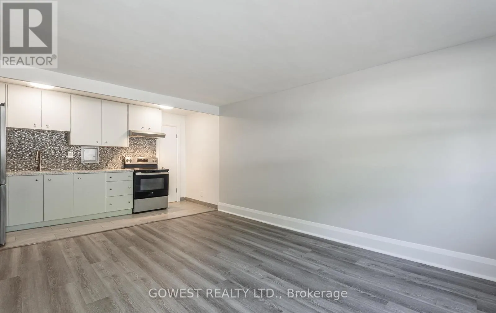 B7 - 205 KEELE STREET