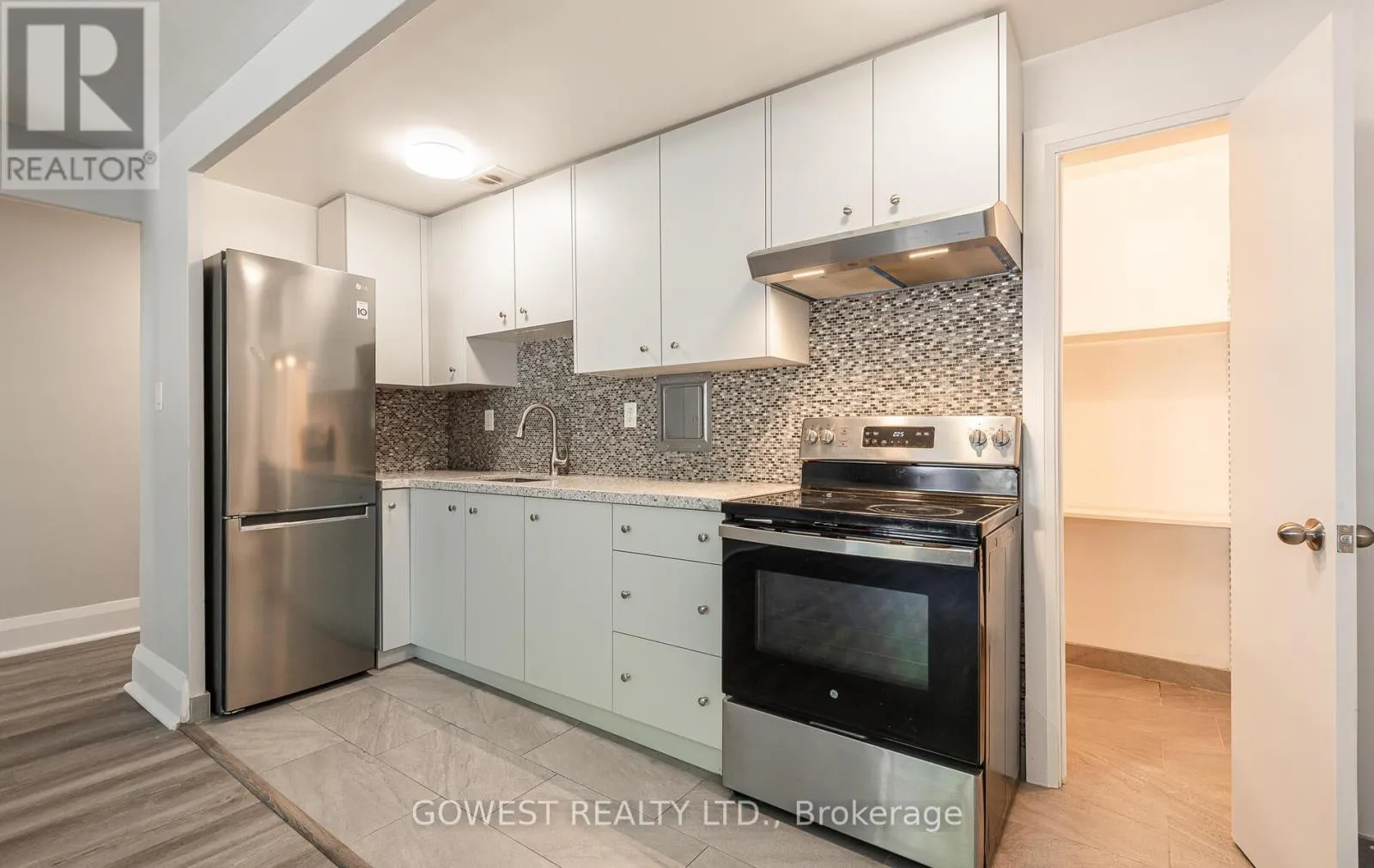 B7 - 205 KEELE STREET
