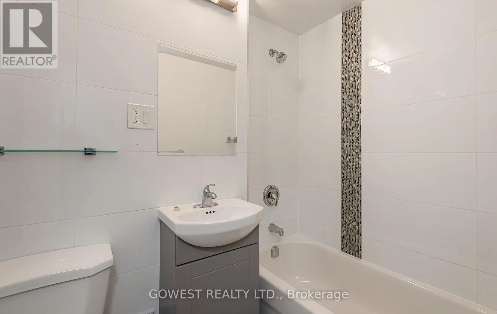 B7 - 205 KEELE STREET