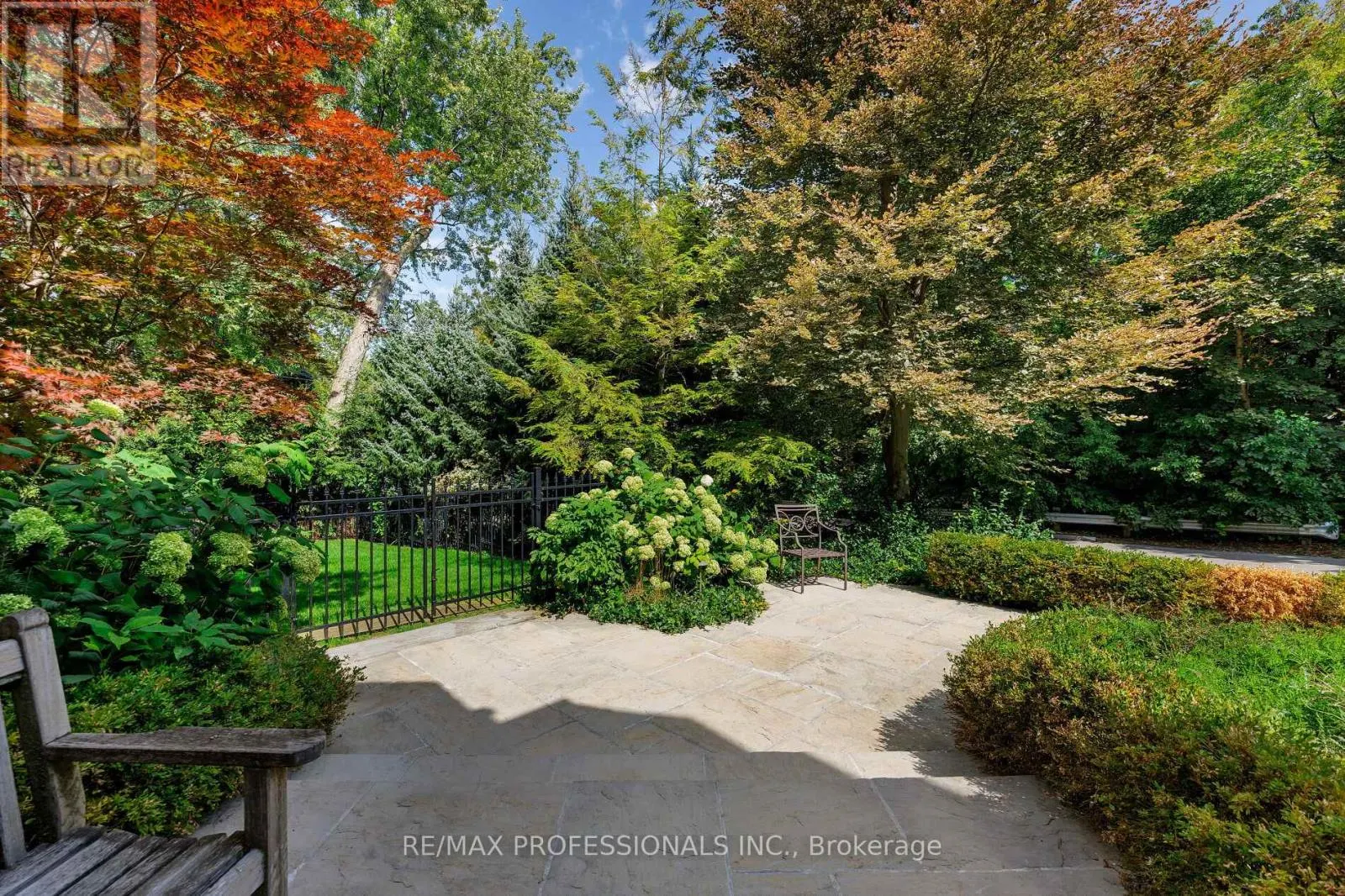 16 KINGSWAY CRESCENT